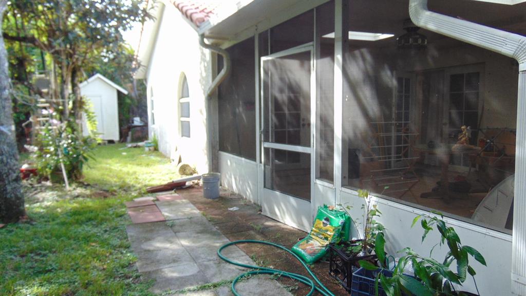 8752 Escondido Way E