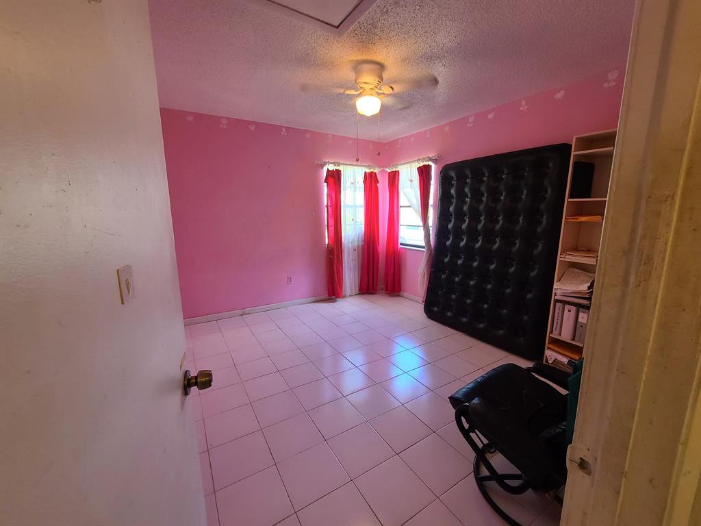 8752 Escondido Way E