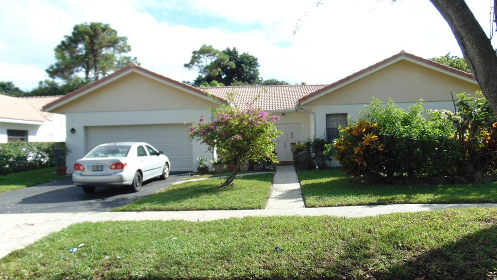 8752 Escondido Way E