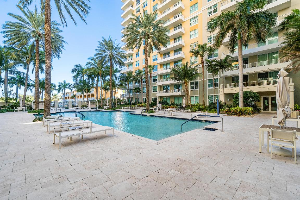 625 Casa Loma Boulevard Unit: 602