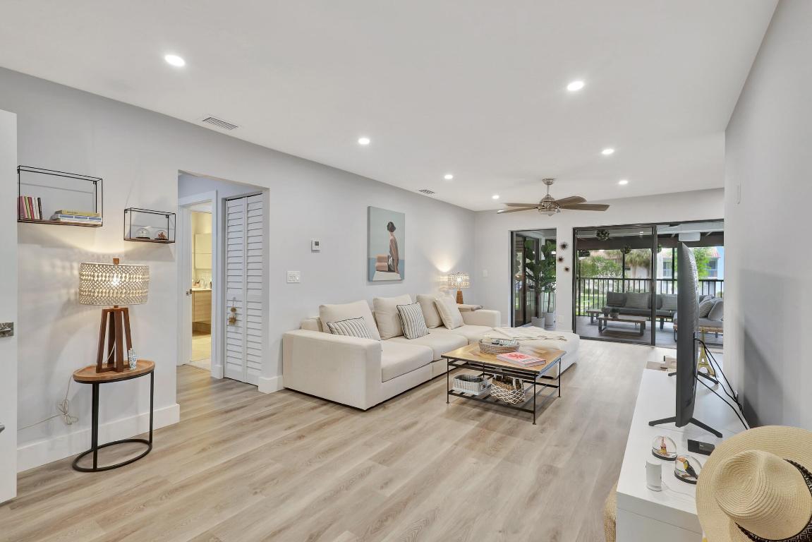 95 Pelican Pointe Drive 2010