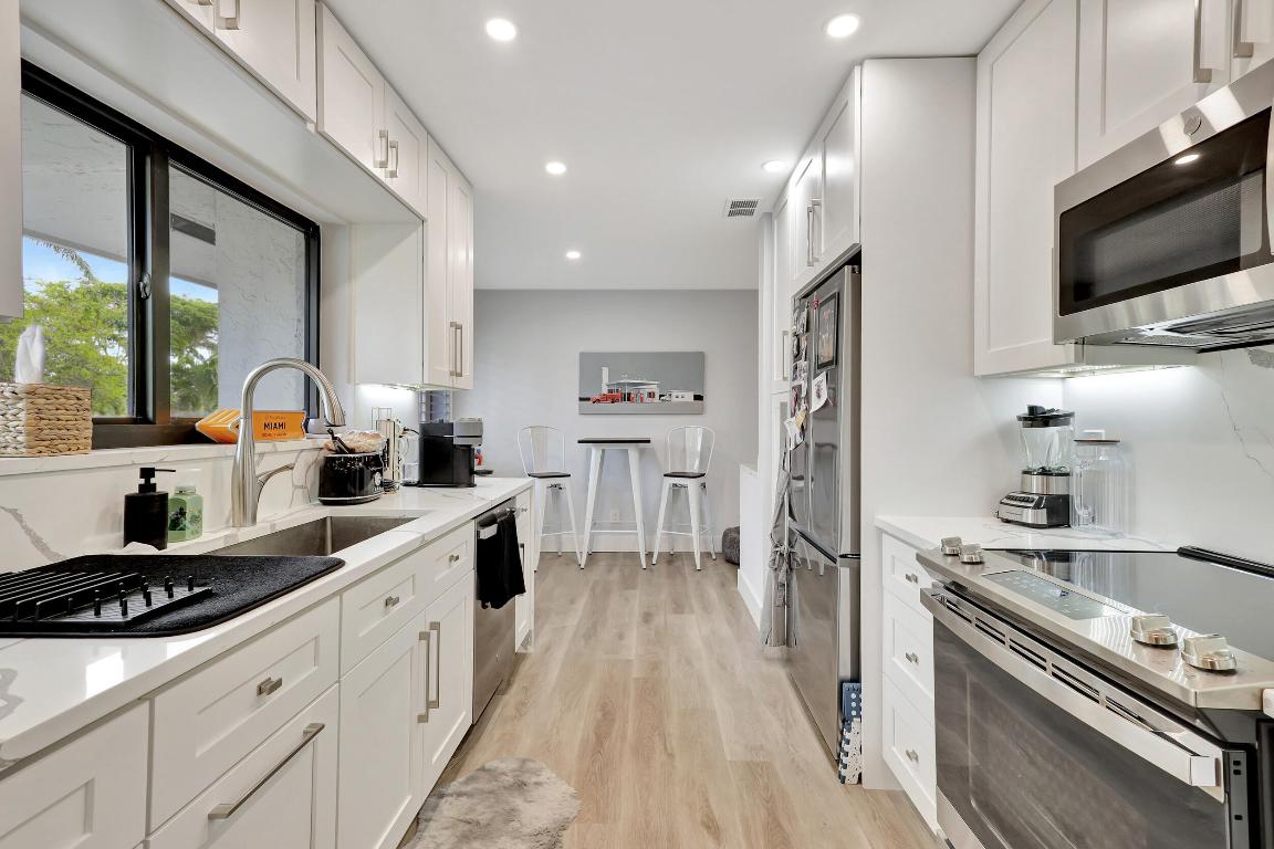 95 Pelican Pointe Drive 2010