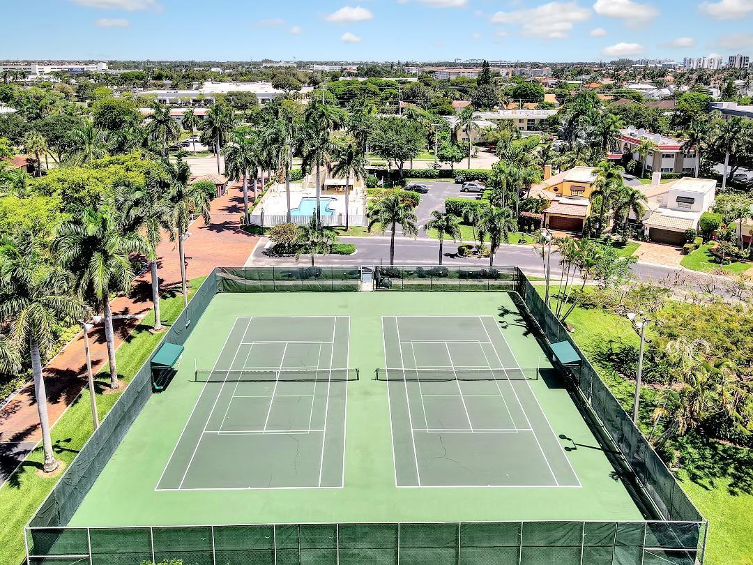 3555 Commodore Circle