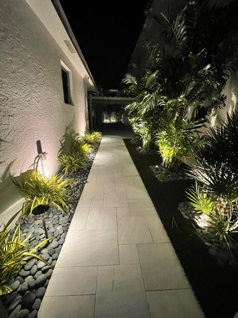 3555 Commodore Circle