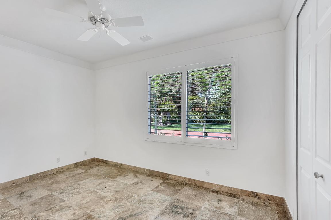 3555 Commodore Circle