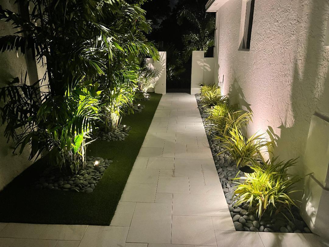 3555 Commodore Circle