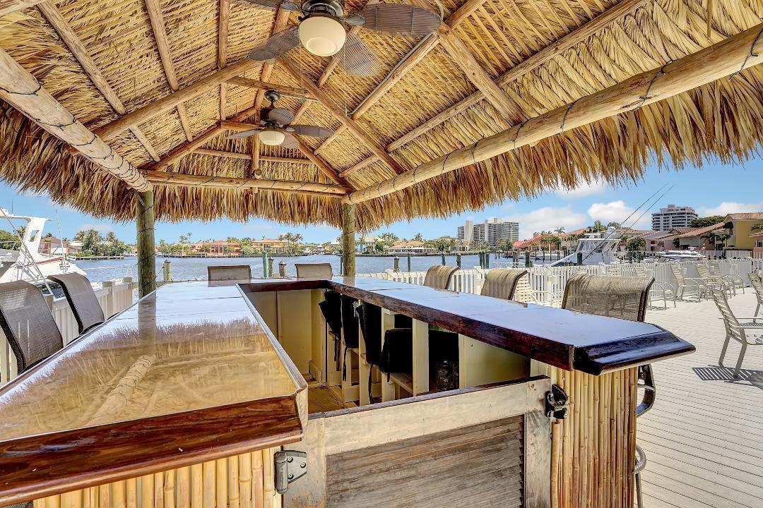 3555 Commodore Circle