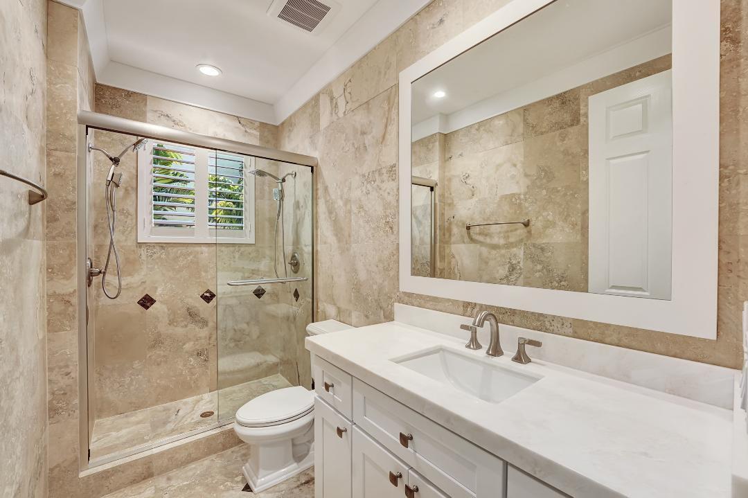 3555 Commodore Circle