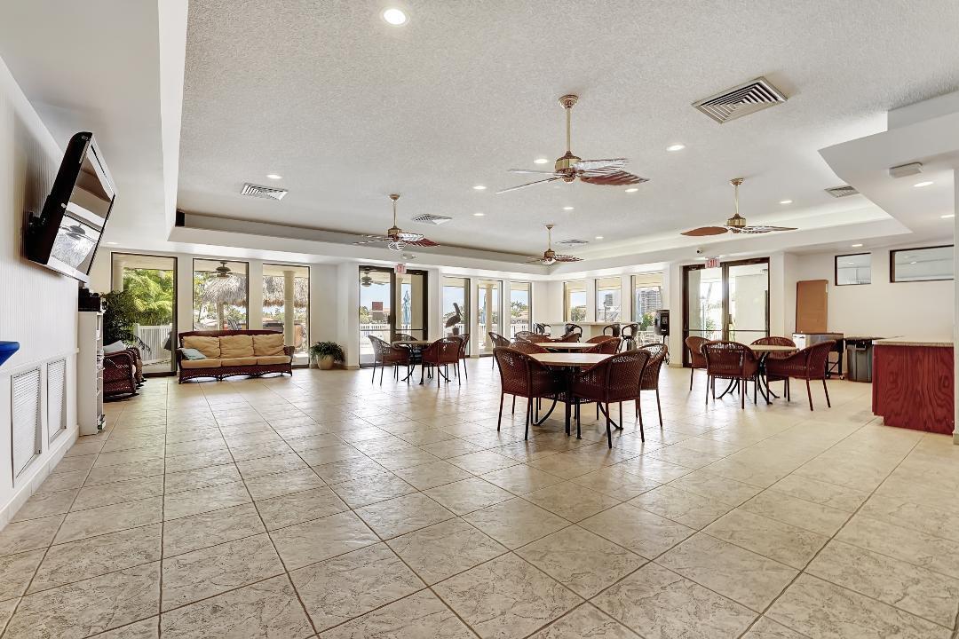 3555 Commodore Circle