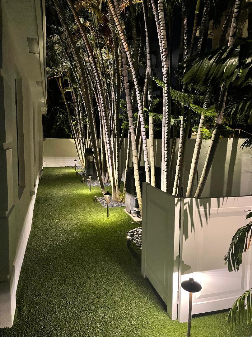 3555 Commodore Circle