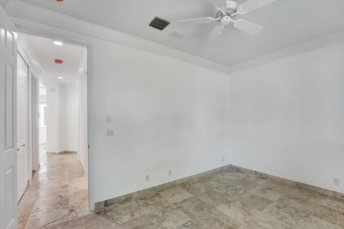 3555 Commodore Circle