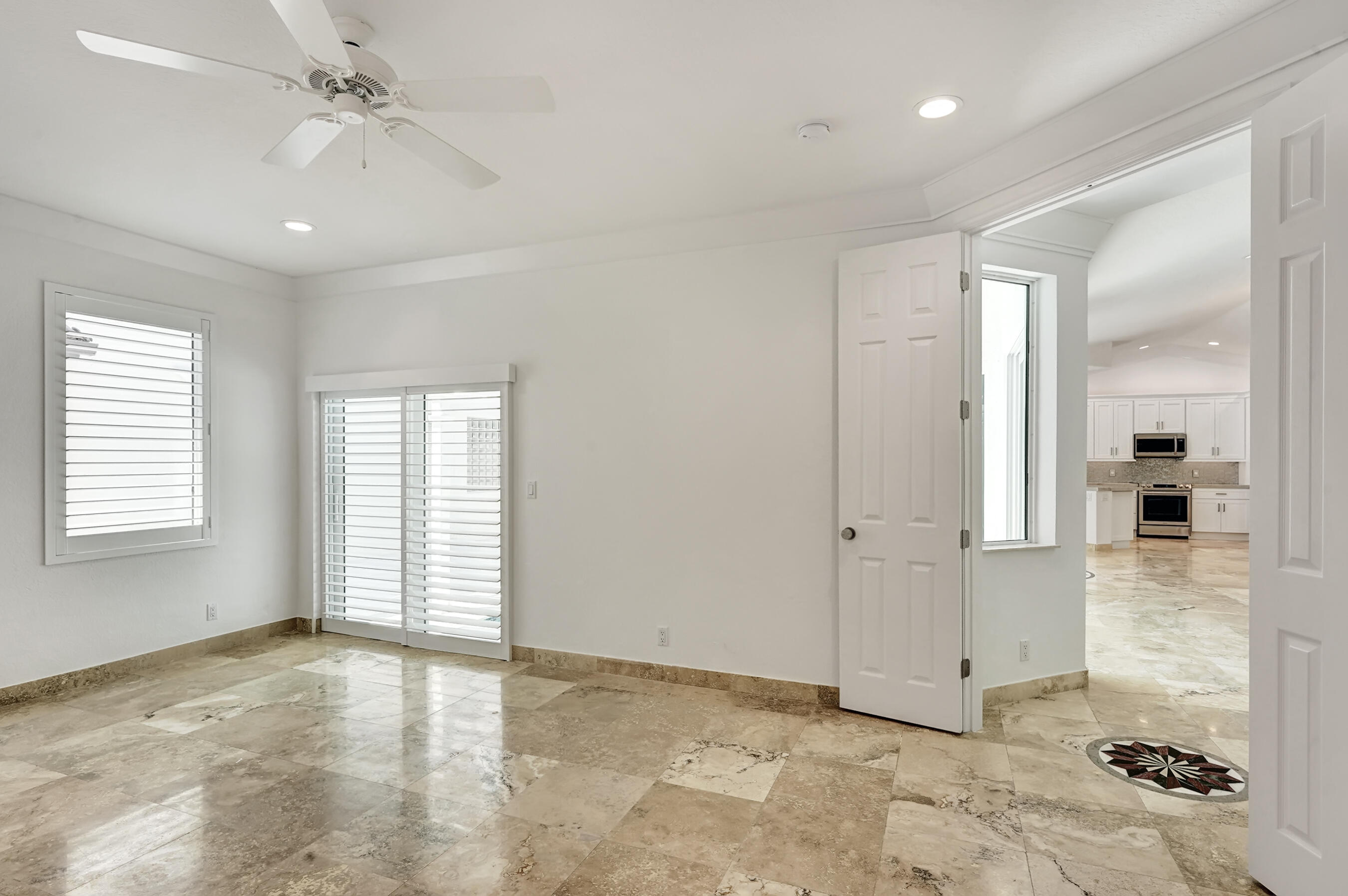 3555 Commodore Circle