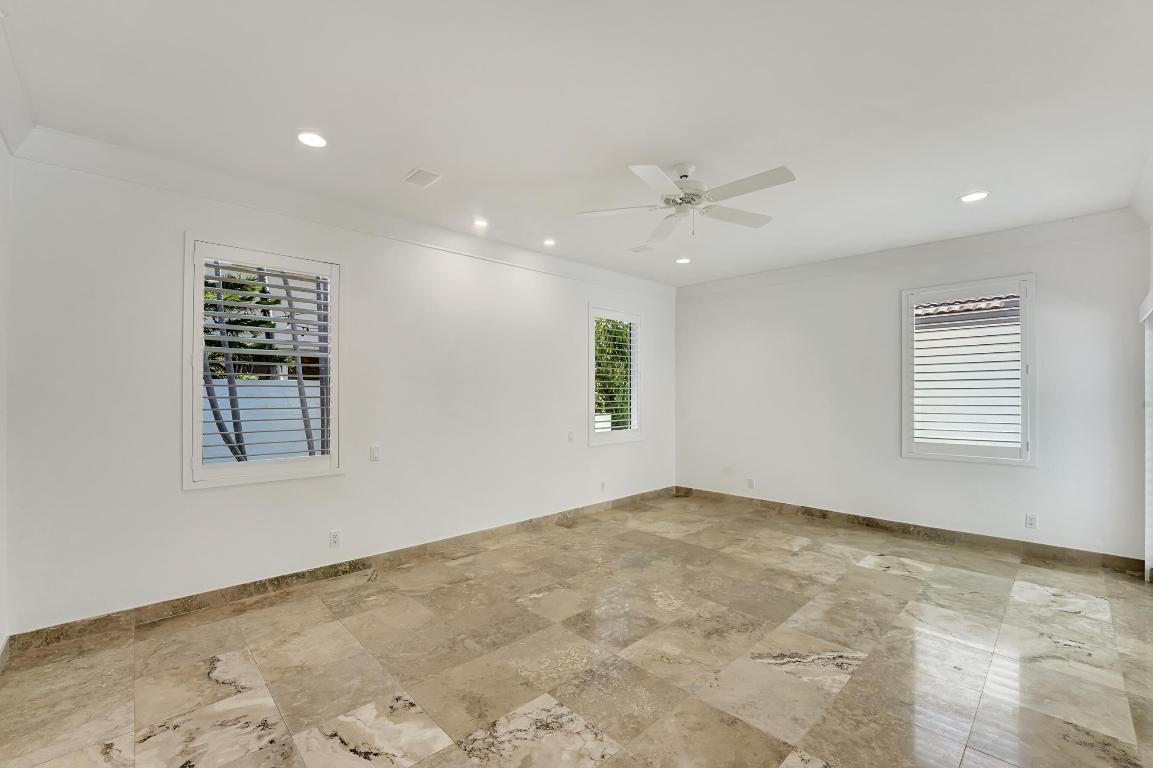 3555 Commodore Circle