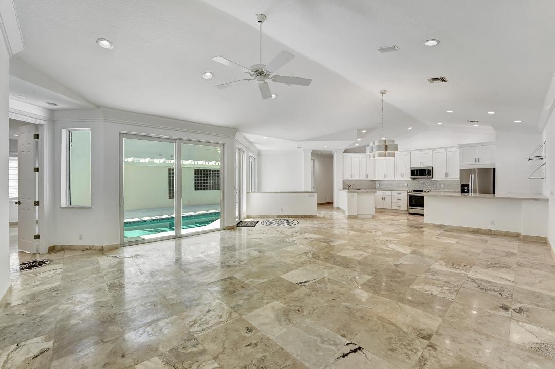 3555 Commodore Circle