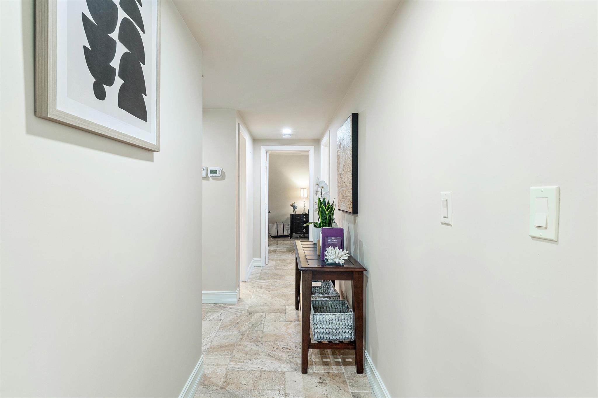 1000 Lowry Street 2e