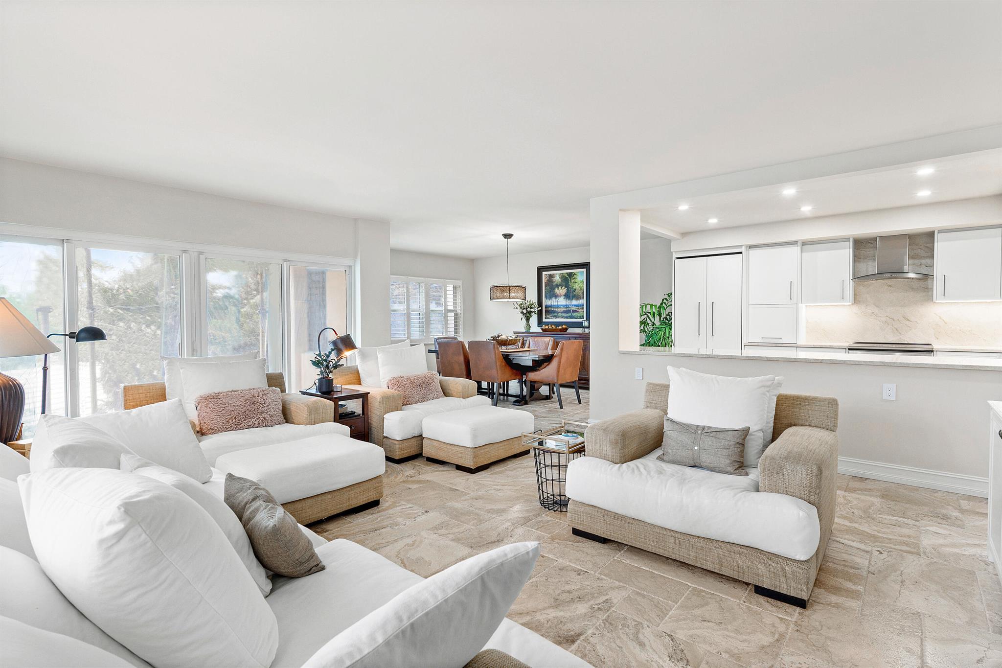 1000 Lowry Street 2e