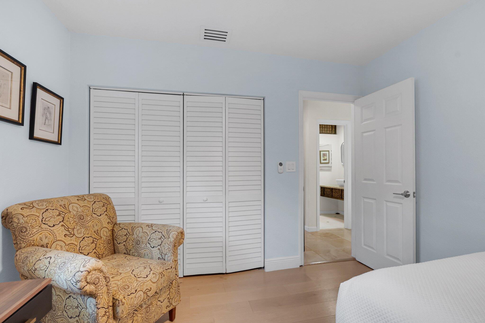 620 NE 15th Place
