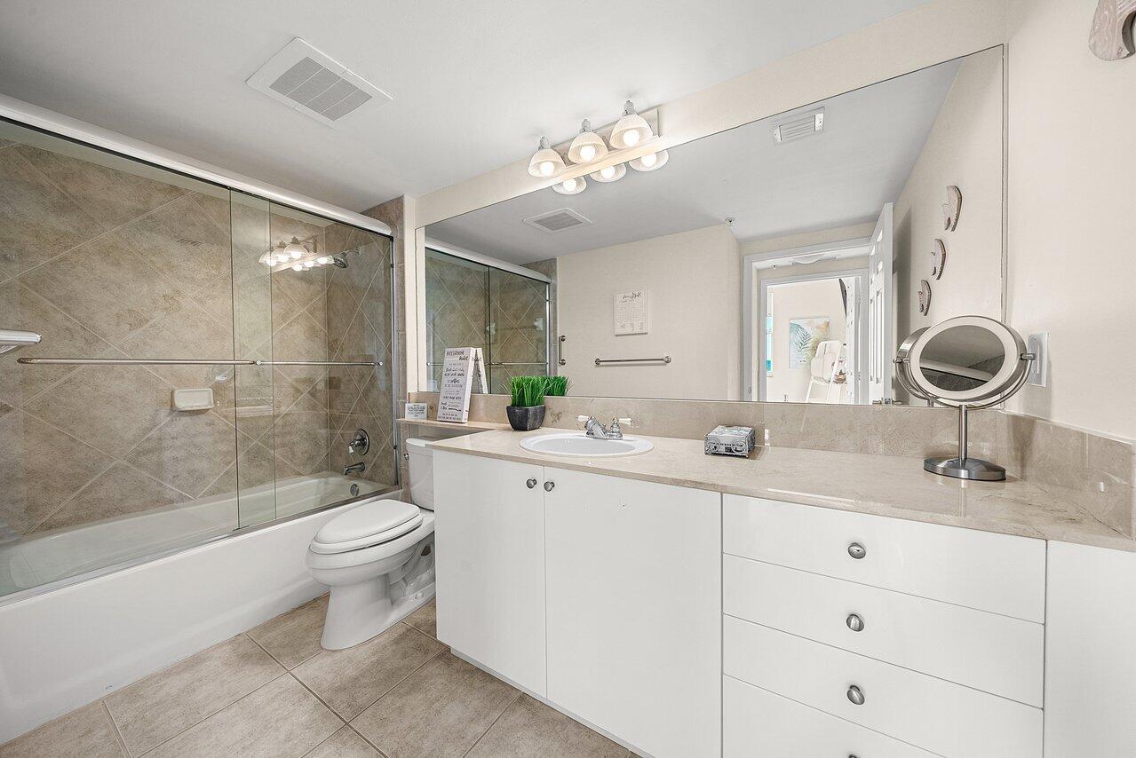 625 Casa Loma Boulevard 602, Boynton Beach Unit: 602