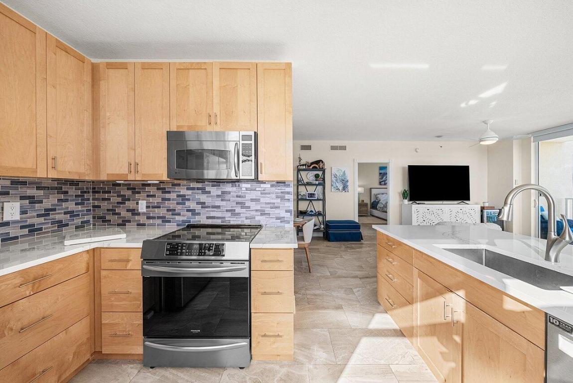 625 Casa Loma Boulevard 602, Boynton Beach Unit: 602