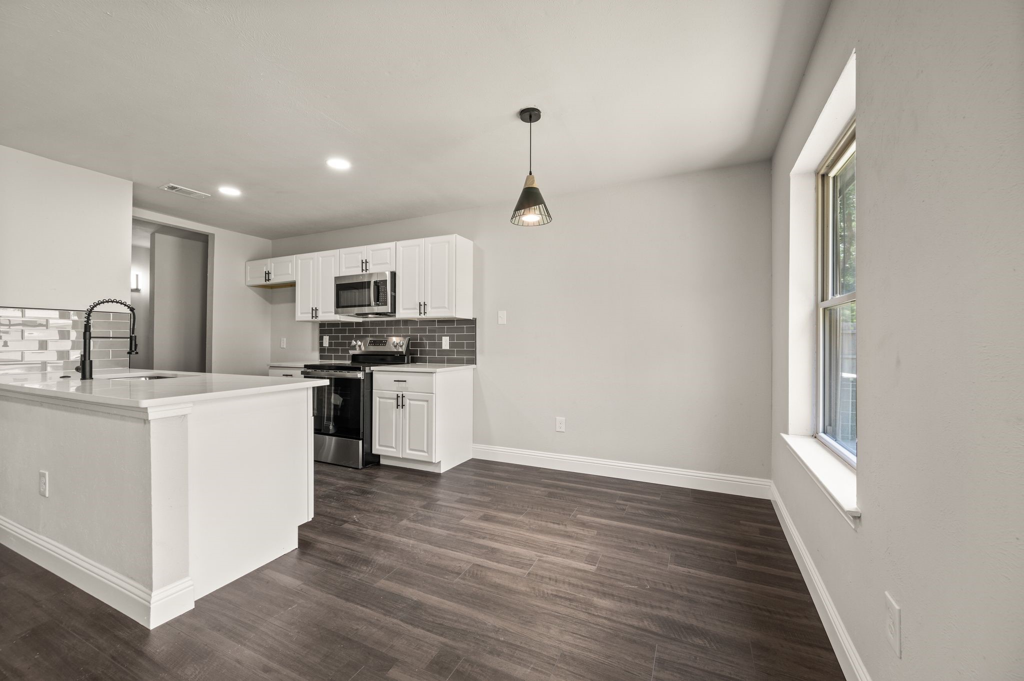 7005 Lincolnshire Lane