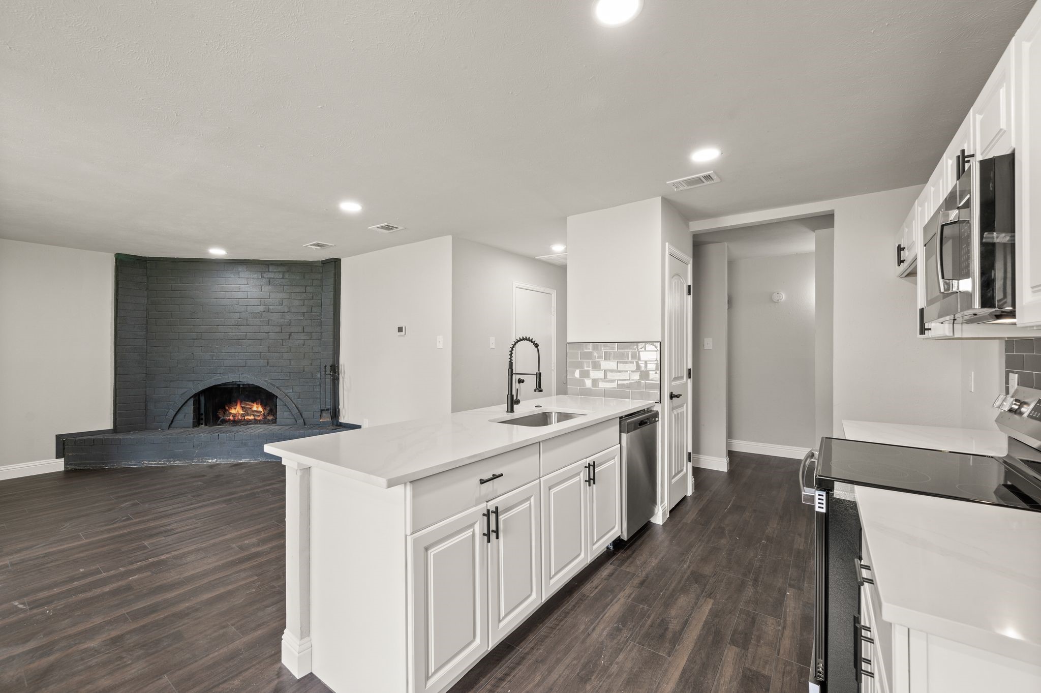 7005 Lincolnshire Lane