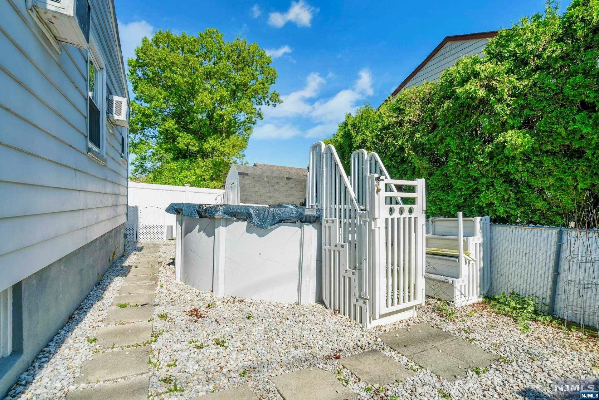 00-07 Midland Avenue