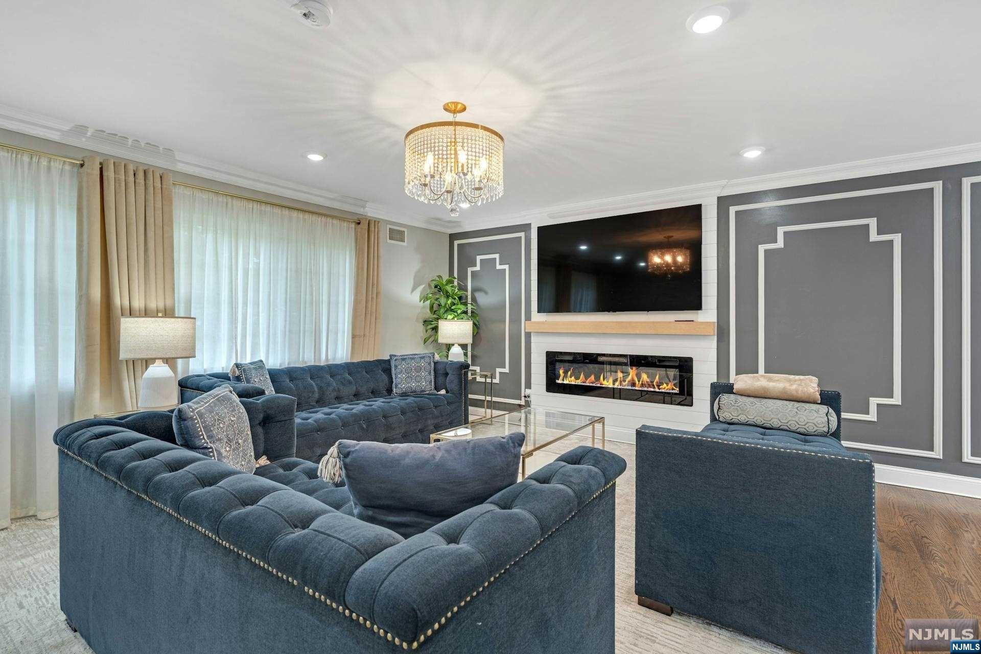 30 Hemlock Drive