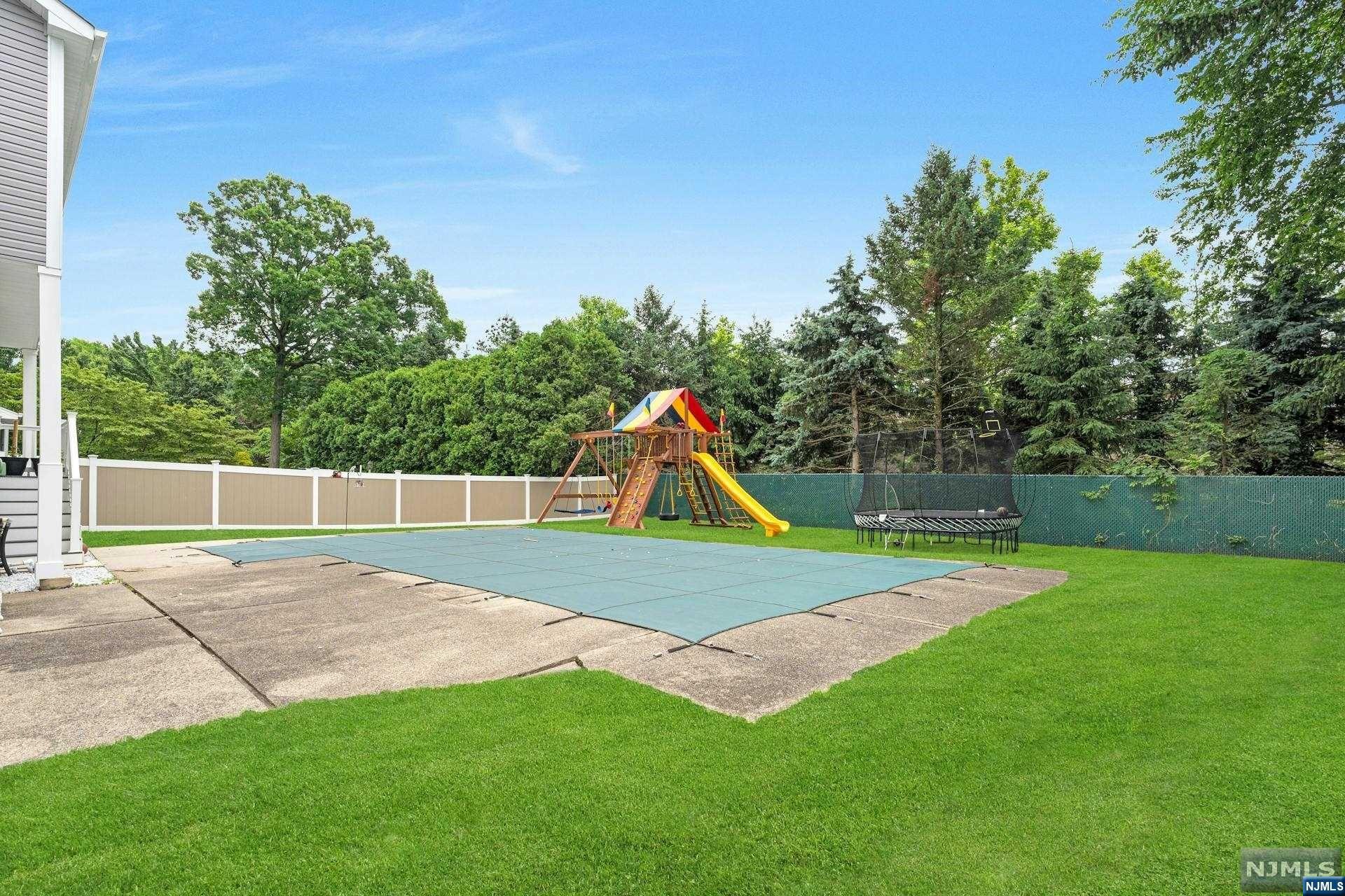30 Hemlock Drive