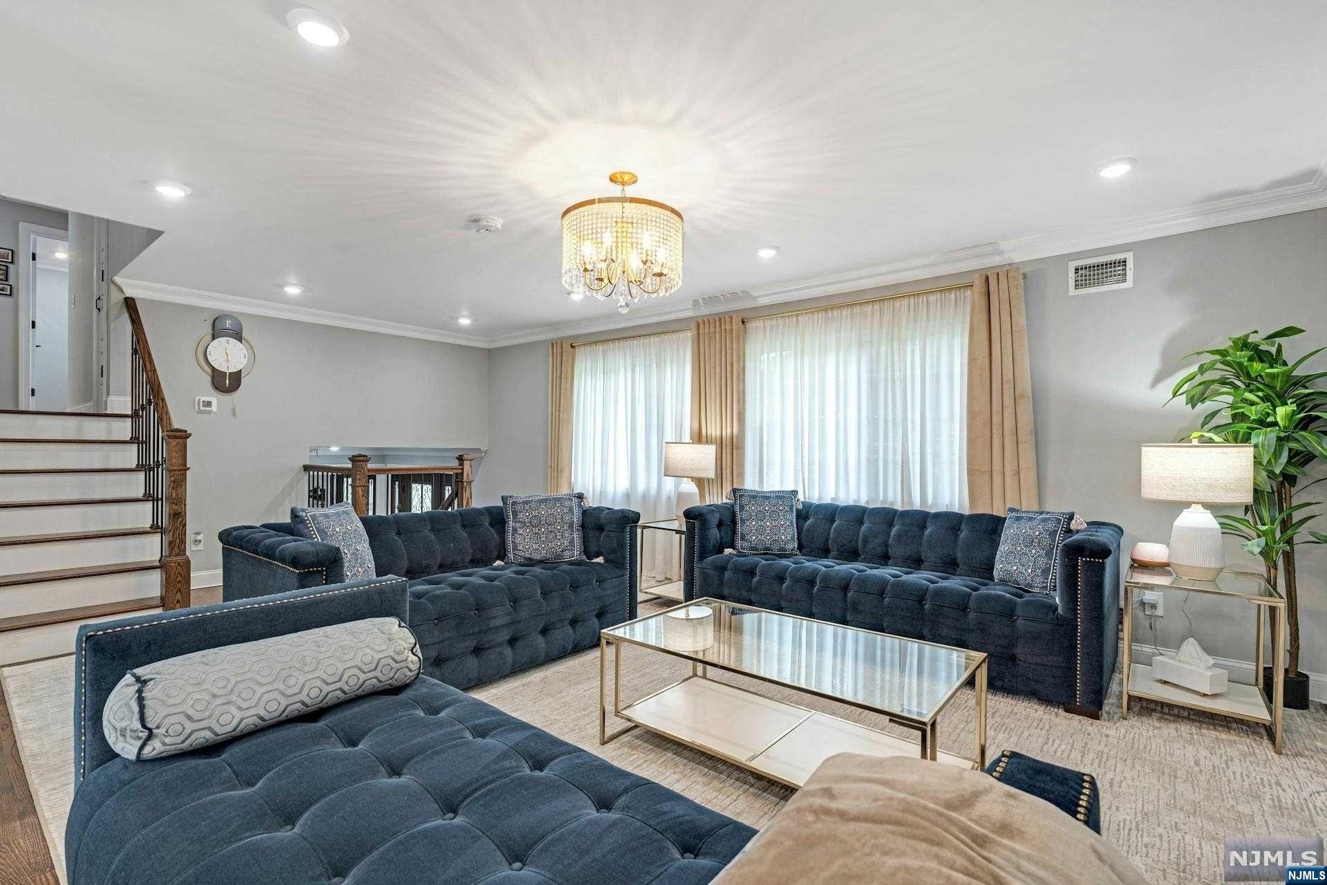 30 Hemlock Drive