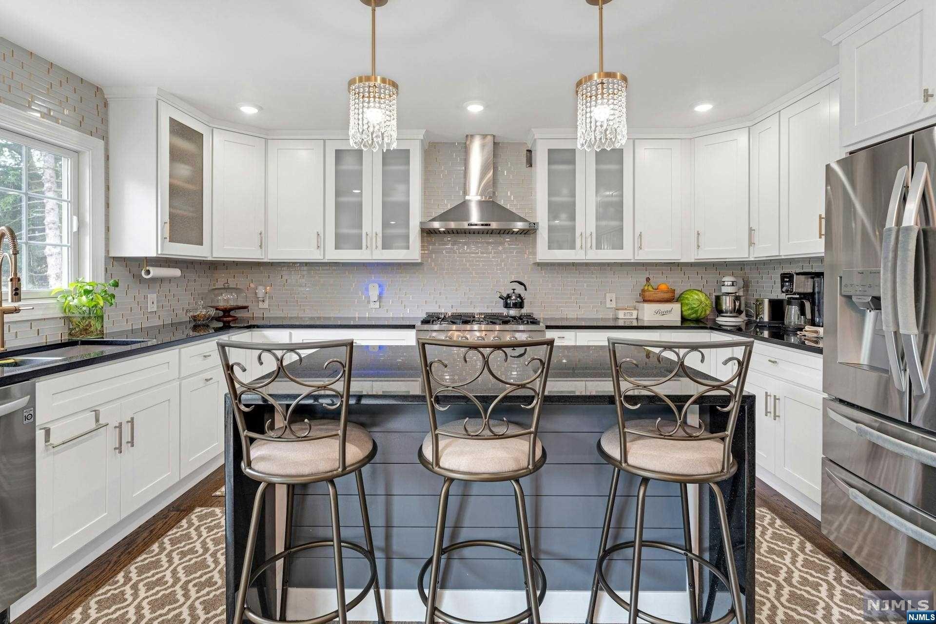 30 Hemlock Drive