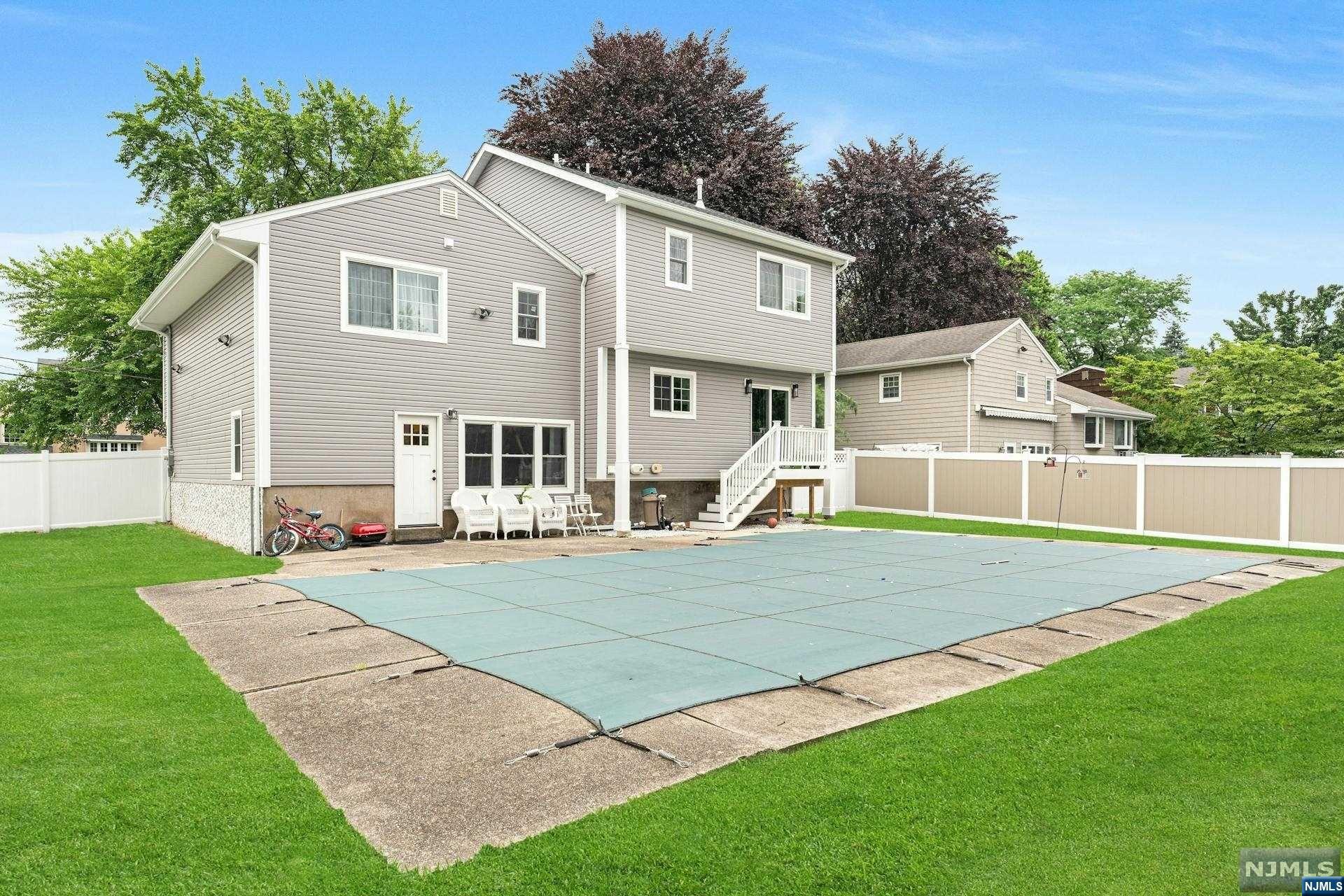30 Hemlock Drive
