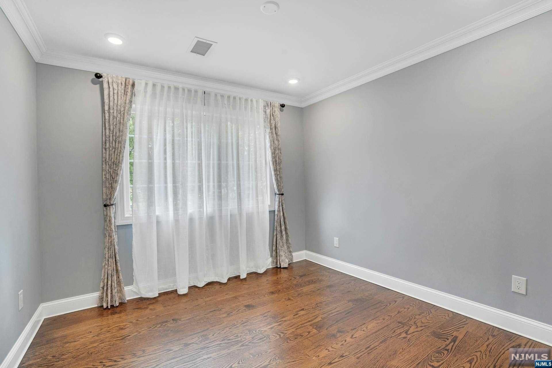 30 Hemlock Drive