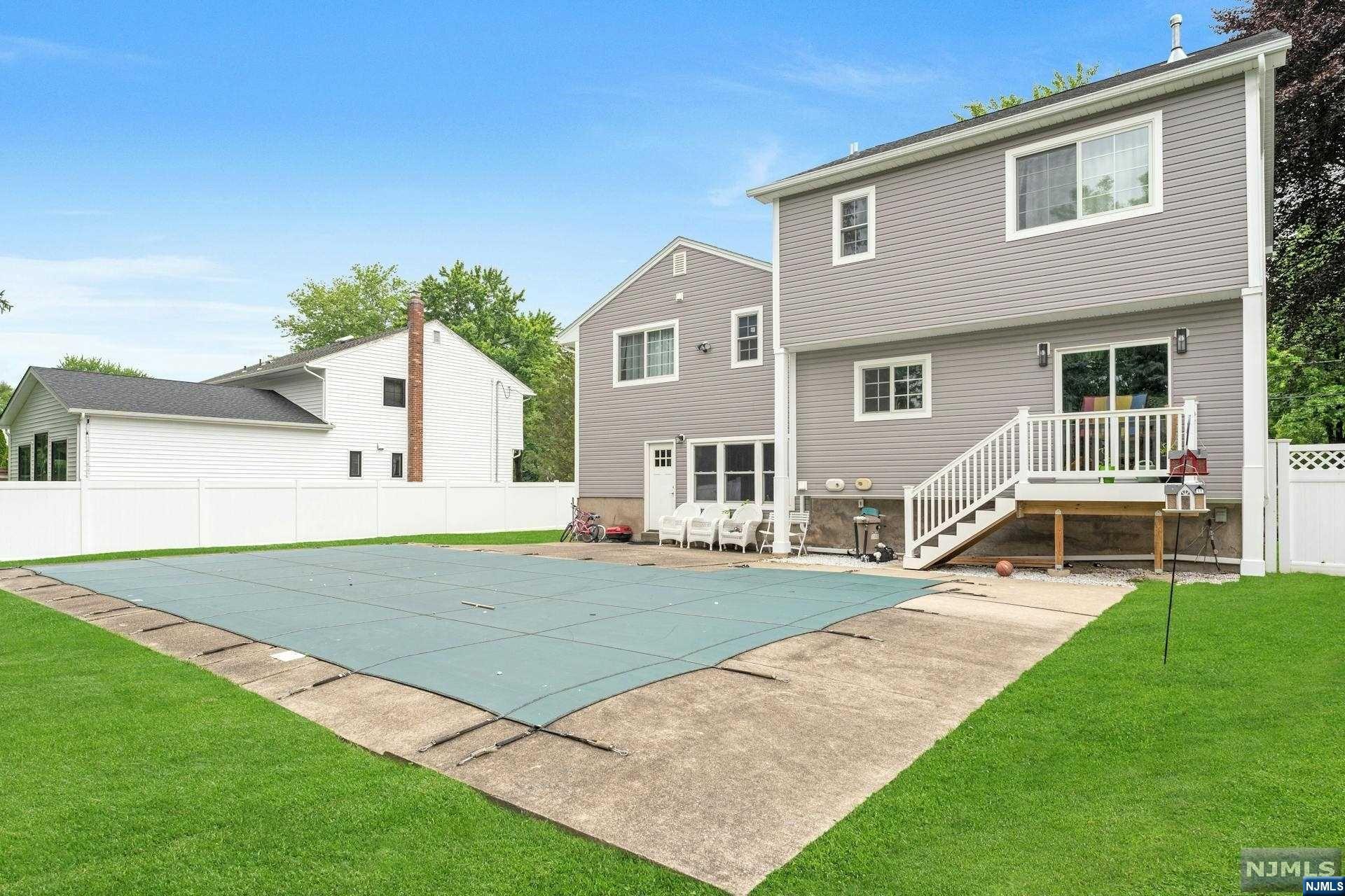 30 Hemlock Drive