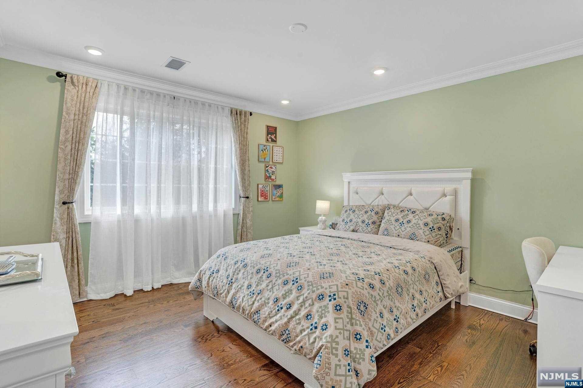 30 Hemlock Drive
