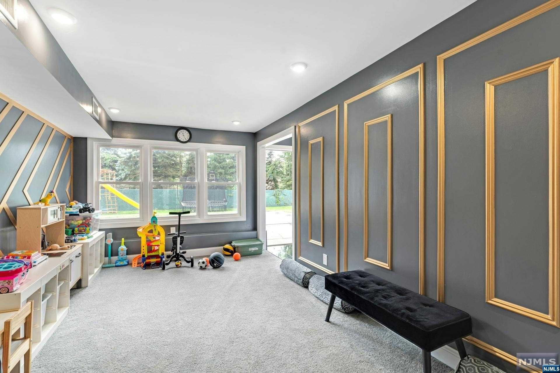 30 Hemlock Drive