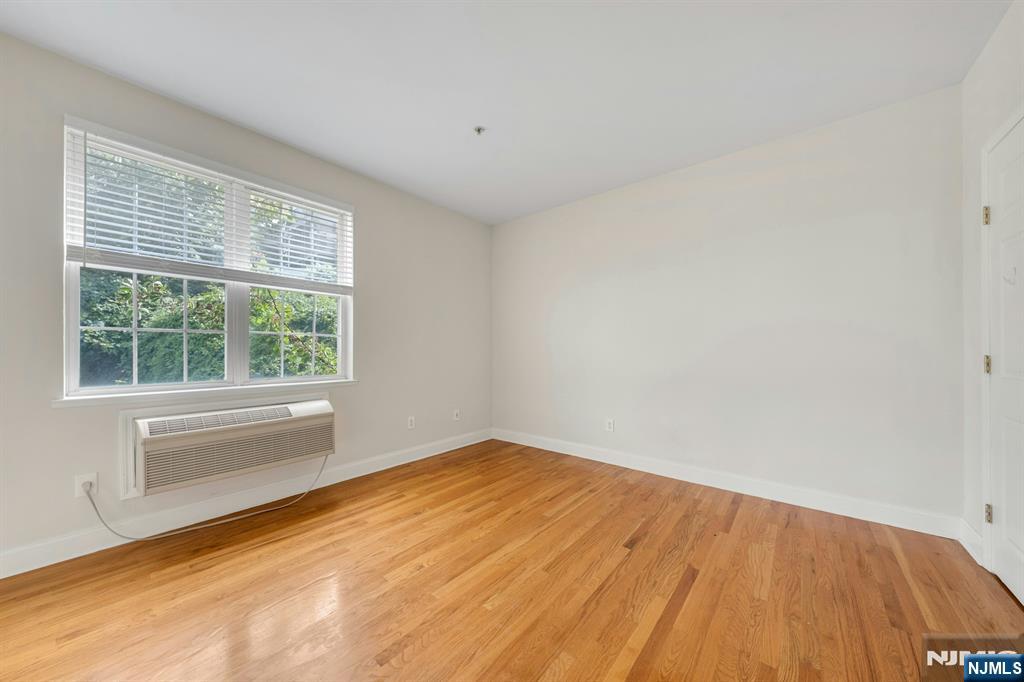 1100 River Road 201
