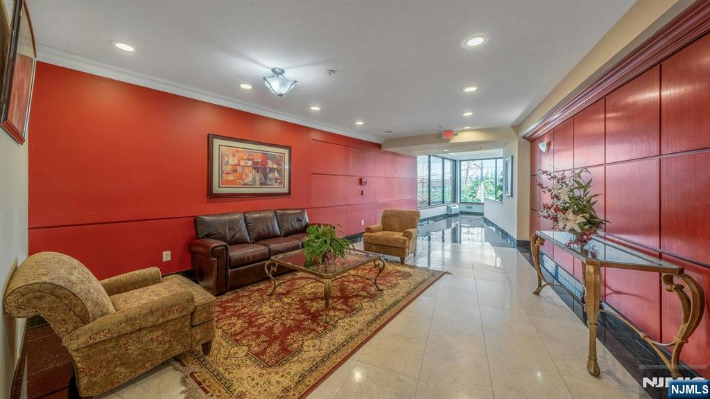 1100 River Road 201