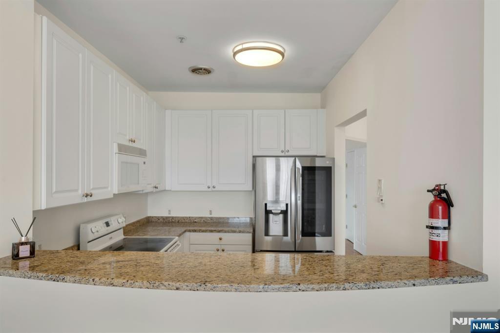 1100 River Road 201