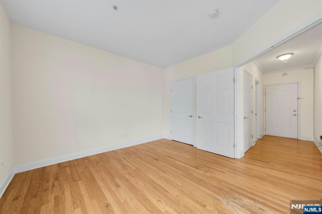 1100 River Road 201