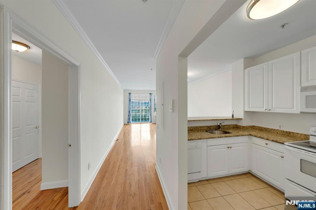 1100 River Road 201