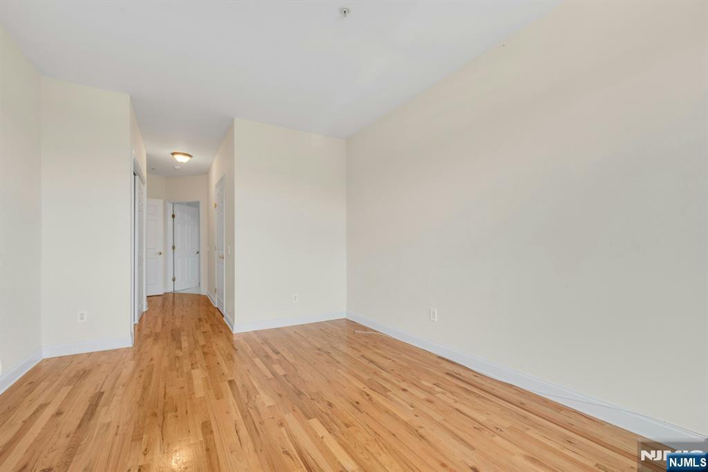 1100 River Road 201