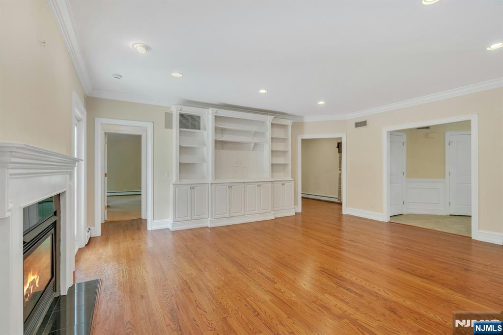 83 Chestnut Ridge Road