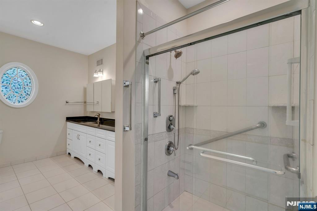 83 Chestnut Ridge Road