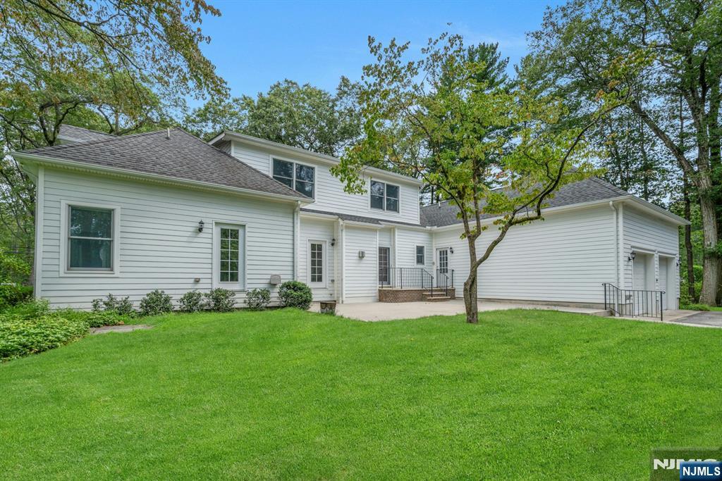 83 Chestnut Ridge Road