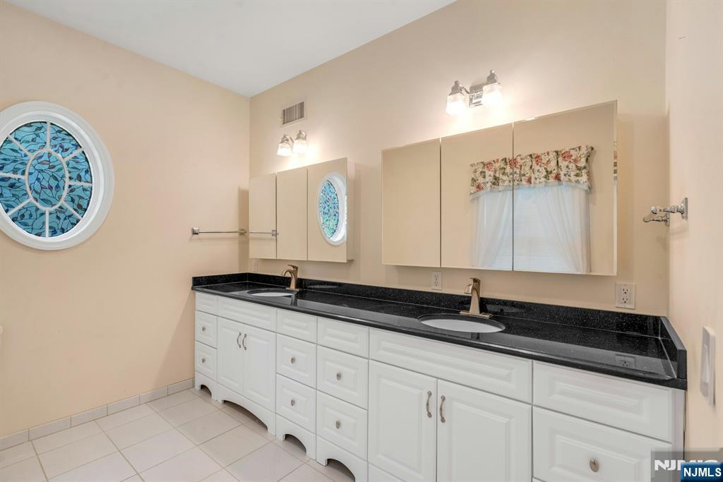 83 Chestnut Ridge Road
