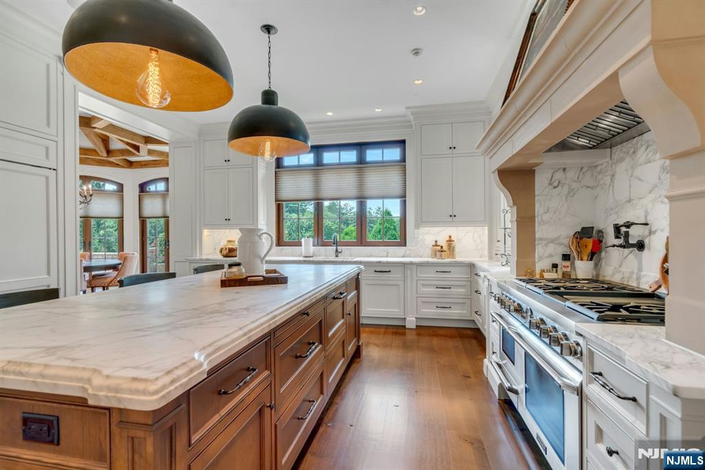 123 E Saddle River Road