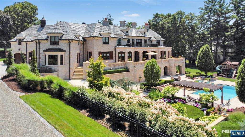 123 E Saddle River Road