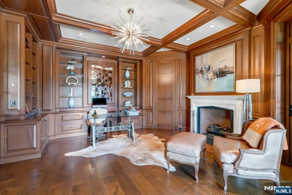 123 E Saddle River Road