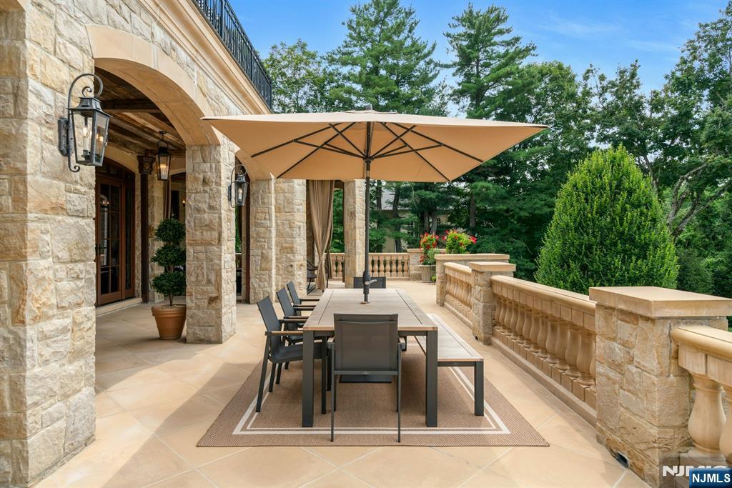 123 E Saddle River Road