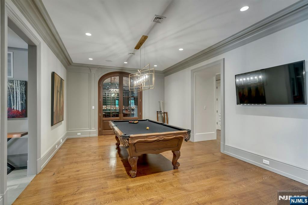 123 E Saddle River Road